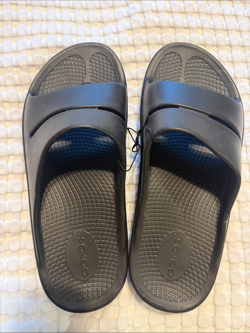 OOFOS Black Men's Recovery Slide Sandals